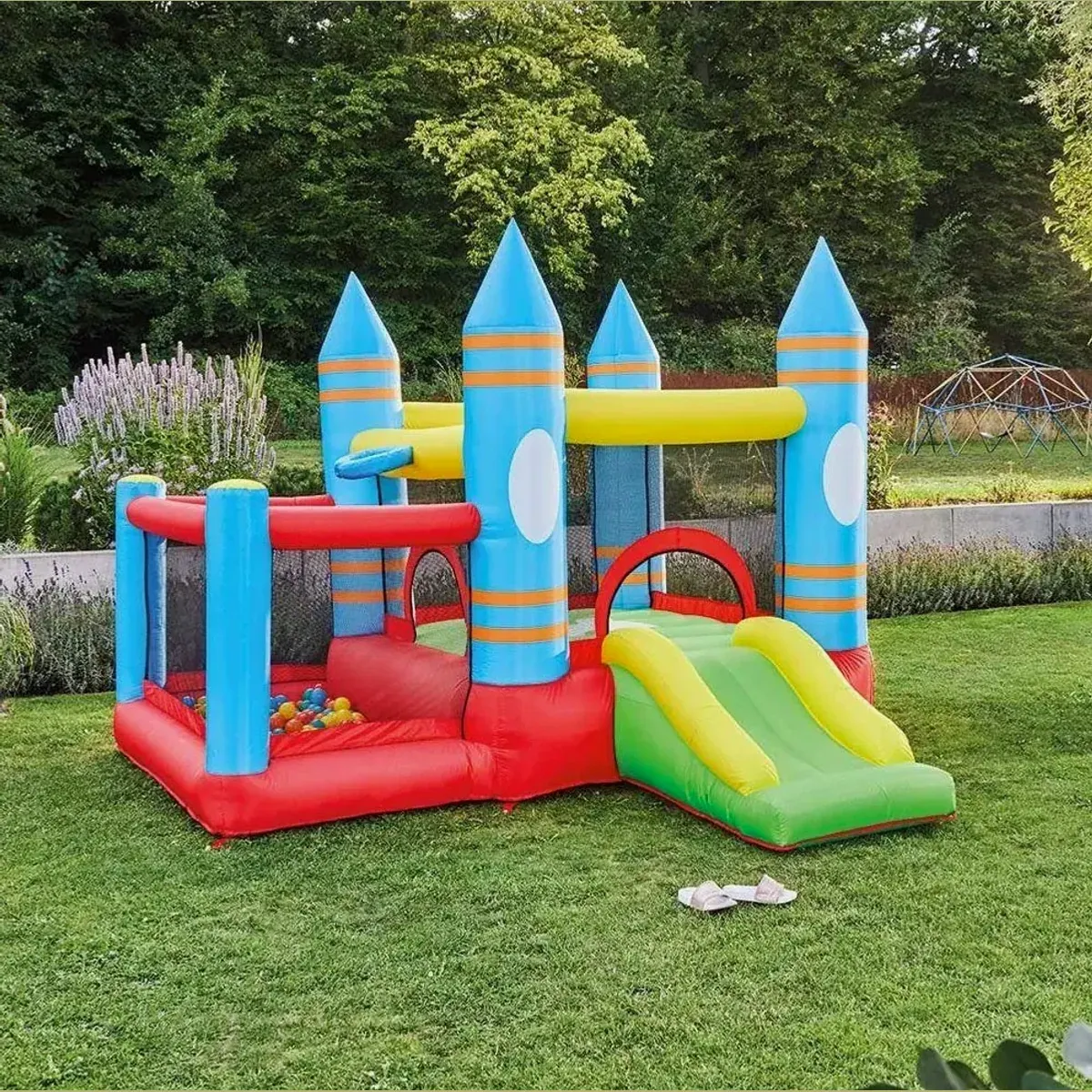 Home Deluxe Hüpfburg Fabi, großzügig mit Rutsche und Bällebad